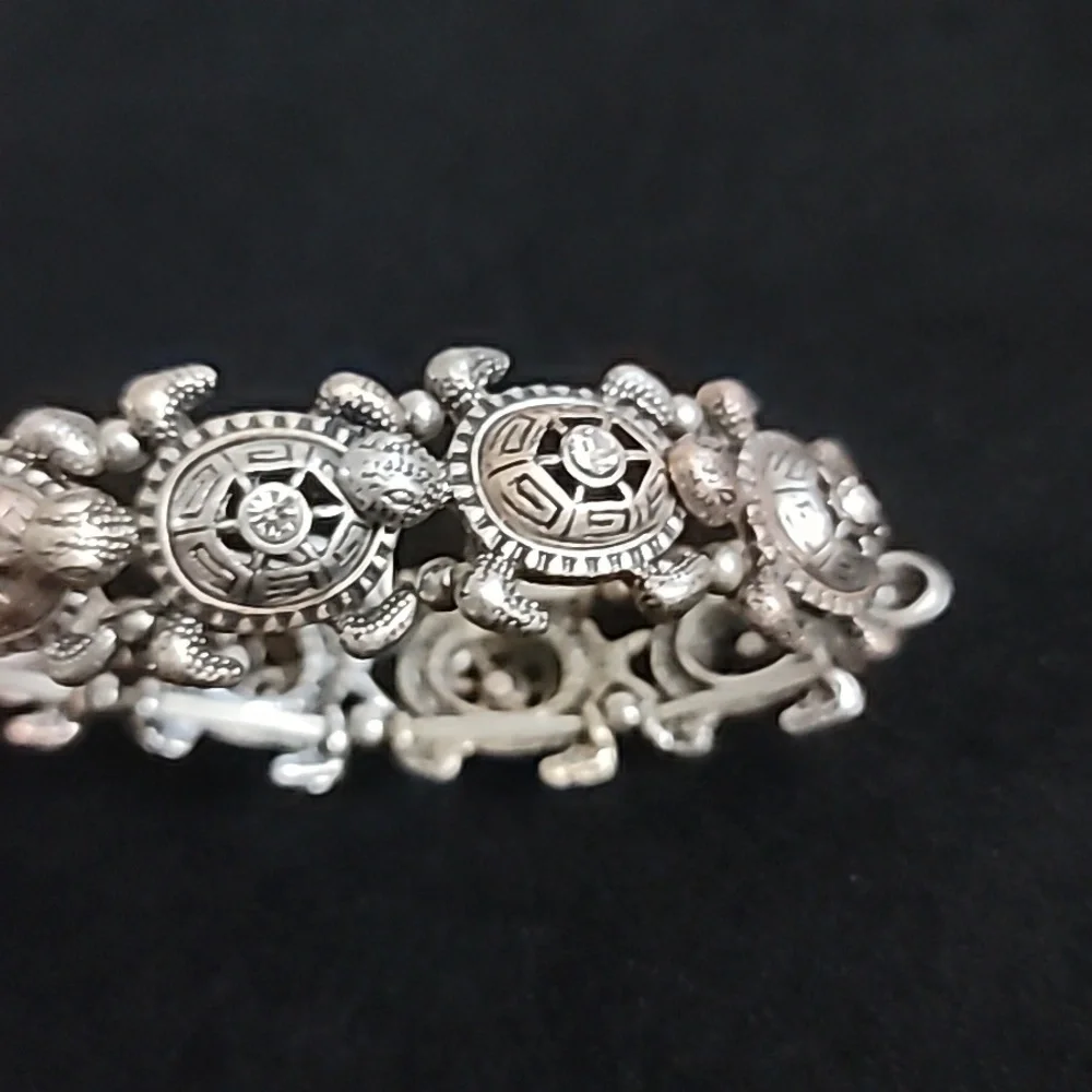 Metal Strech Turtle Bracelet